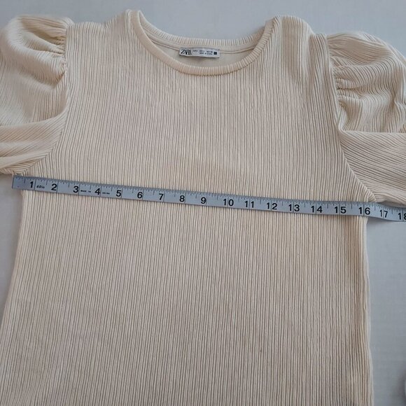 Zara Puff Shoulder Long Sleeve Ribbed Textured Cream Top Size Small - Picture 7 of 8